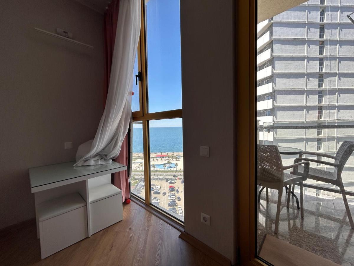 Black Sea Apartament Batoemi Buitenkant foto